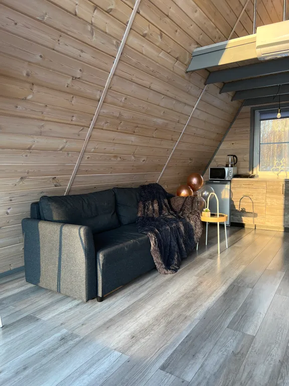 Коттедж Треугольный коттедж на берегу реки Лава — Ручьи