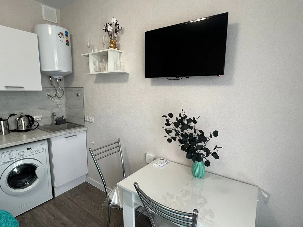 Студия 184 с бассейном