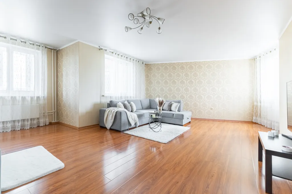 Квартира 4-комнатная Квартира — Казань