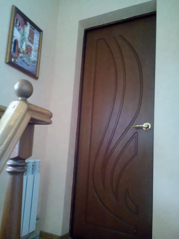 Комната в доме у входа в парк