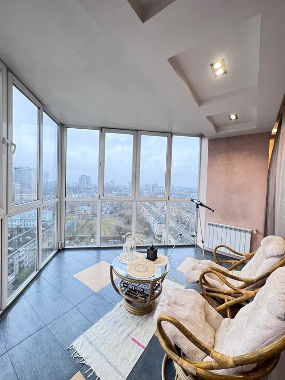 Уютная квартира у Столицы с панорамным видом на город