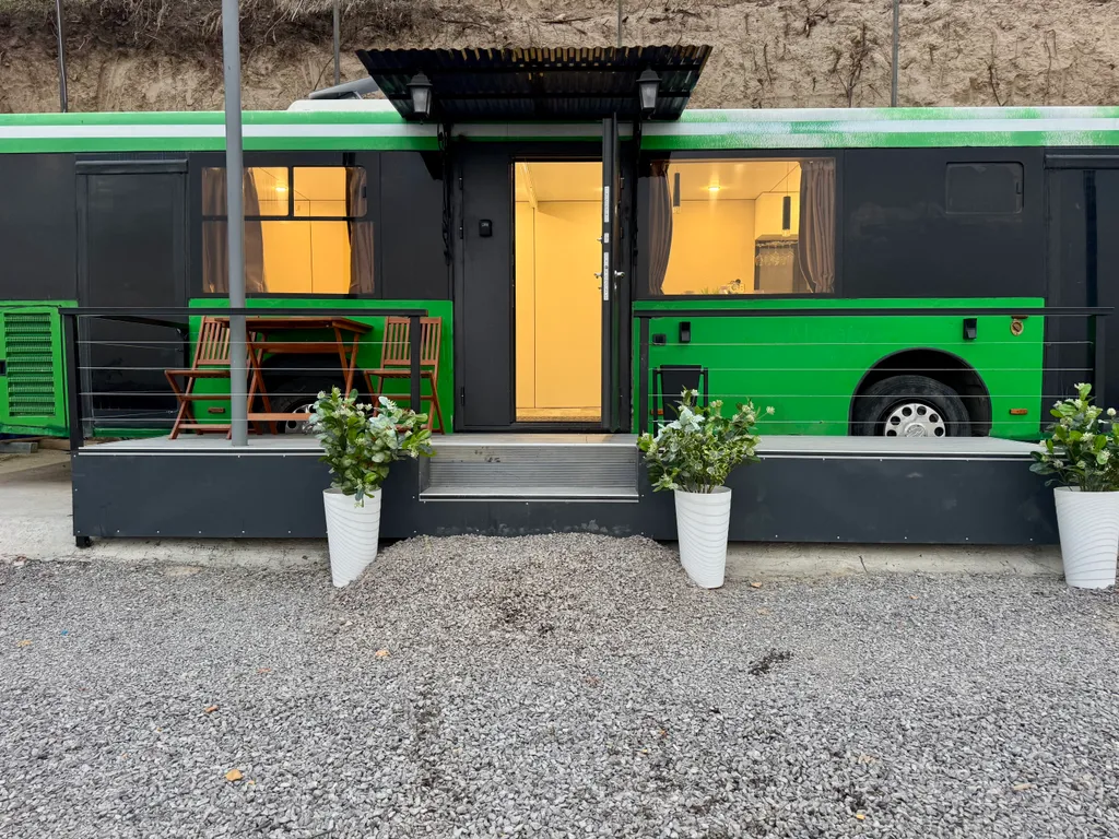 Коттедж Дом на колесах — аренда посуточно в Алматы