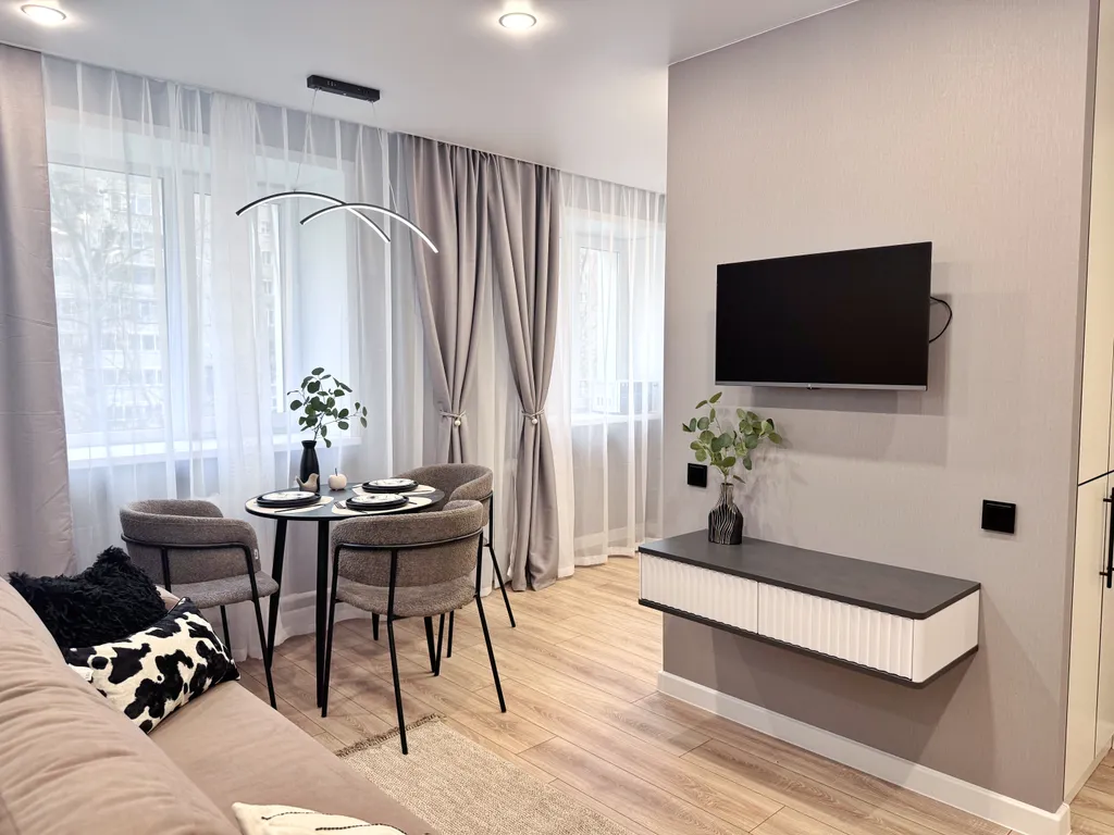 Дизайнерская двухкомнатная квартира в самом центре кирова