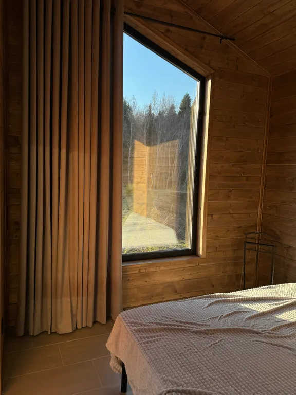 Атмосферный домик с баней на дровах и купелью