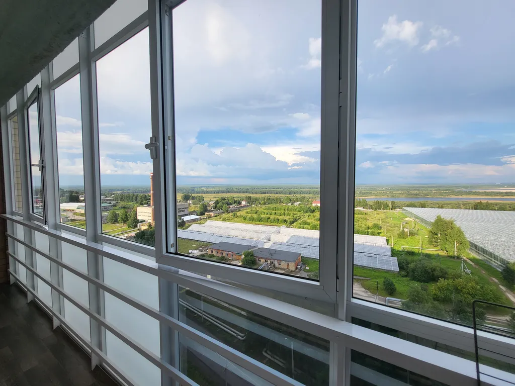 Атлантида на 13 этаже, с видом на реку и тайгу