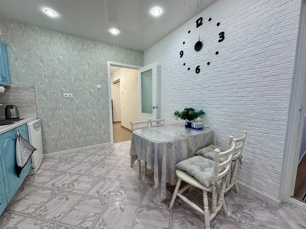 Двухкомнатная просторная квартира в центре города — аренда посуточно в Салехард