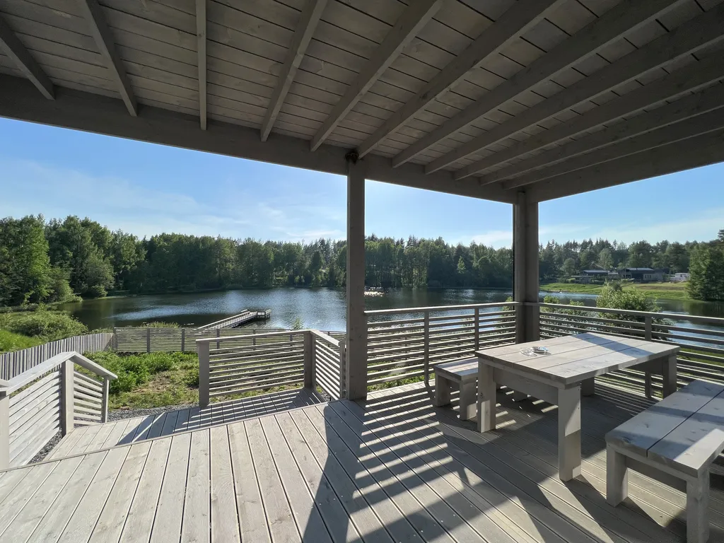 Коттедж Дом на озере с сауной и 1 спальней — Санкт-Петербург