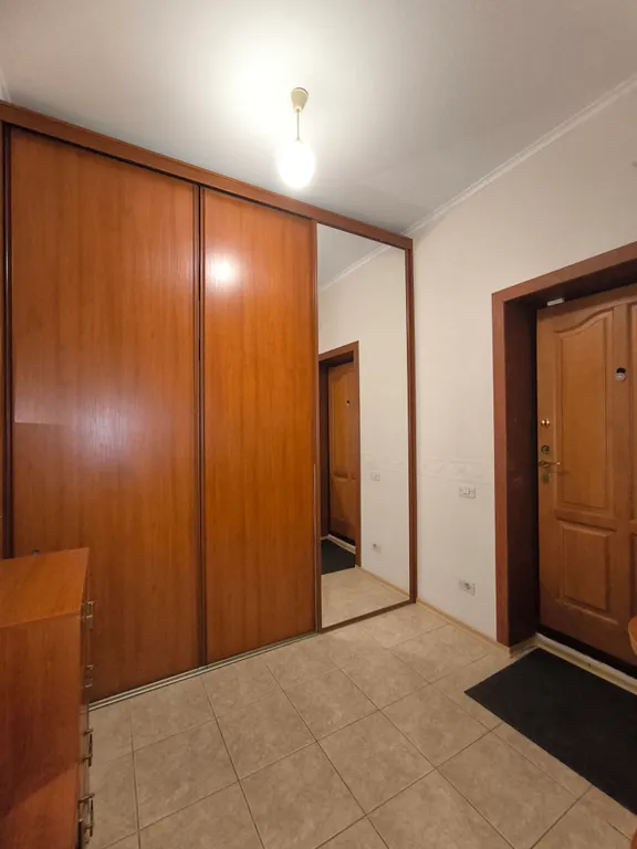 Большая трехкомнатная квартира с парковкой