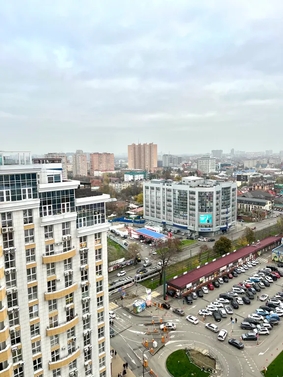 Видовая двухкомнатная квартира в центре города