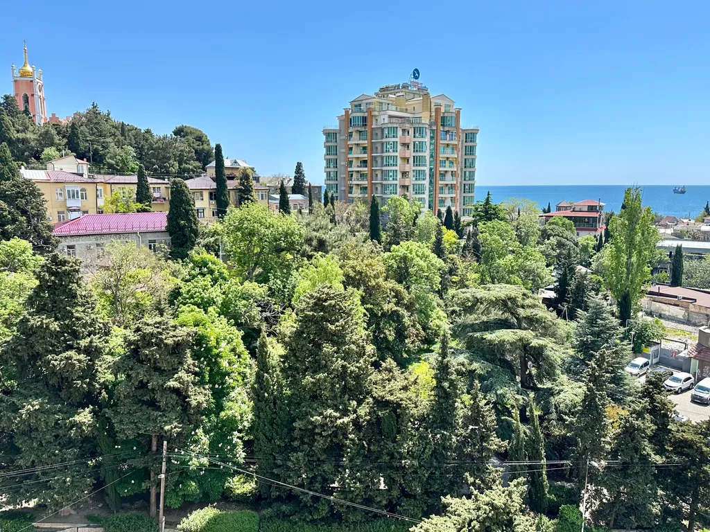 В самом центре с видом на море