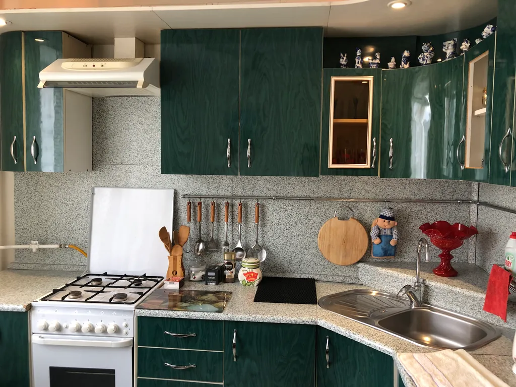 Просторная 2-комнатная квартира в районе Парка Победы (ул. Стаханова)