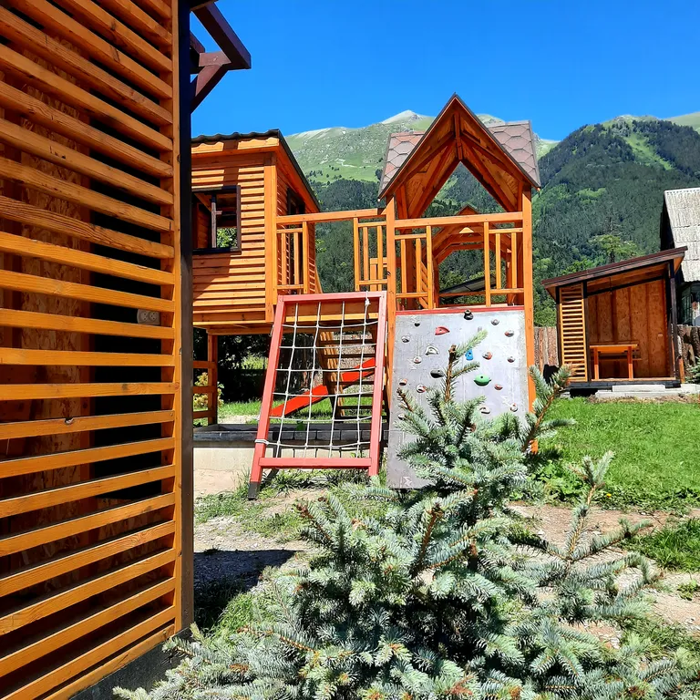 Коттедж Трёхкомнатные апартаменты с видом на горы — Архыз