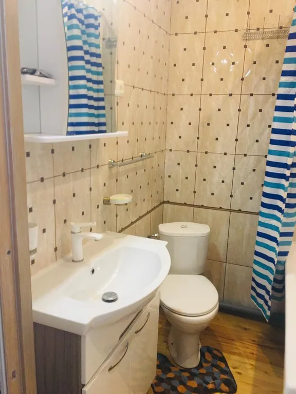 Просторная студия с дизайнерские ремонтом