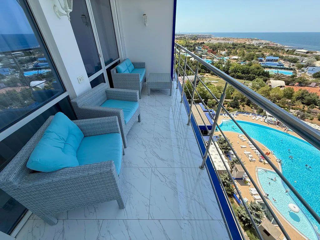 Апартаменты Двухкомнатные Акваделюкс с бассейном и видом на море