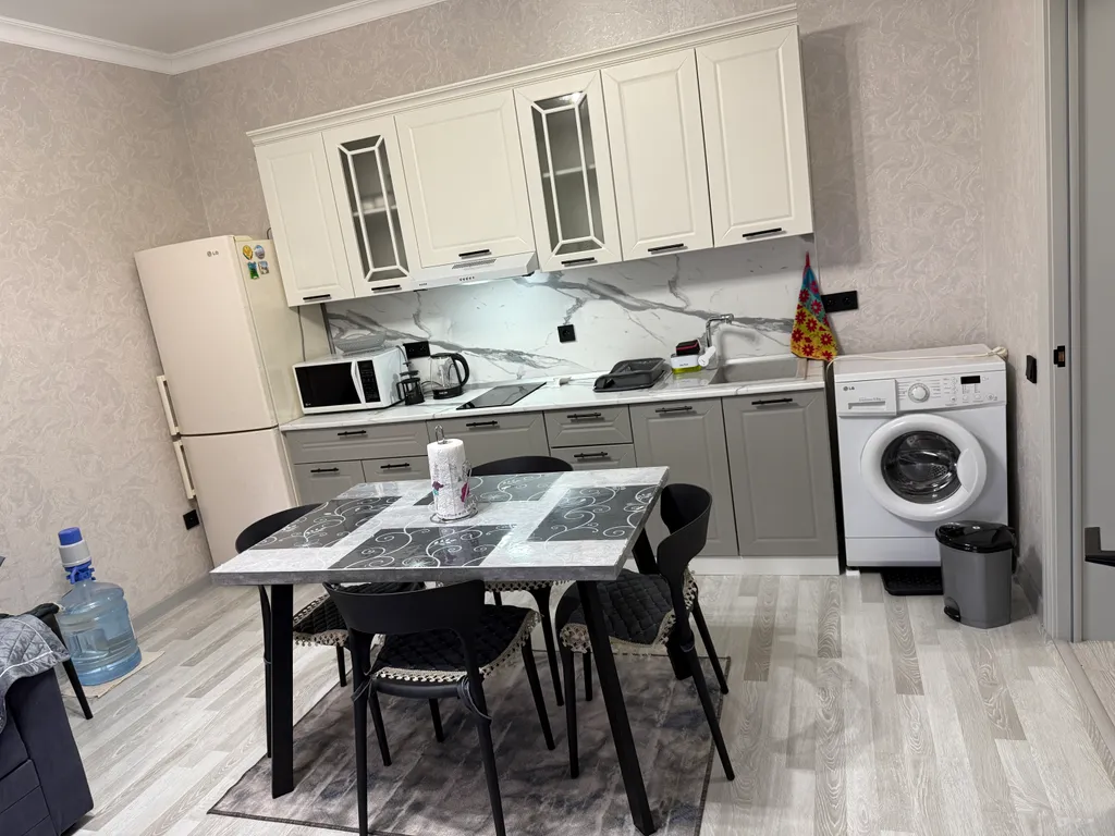 Уютная новая квартира с видом море