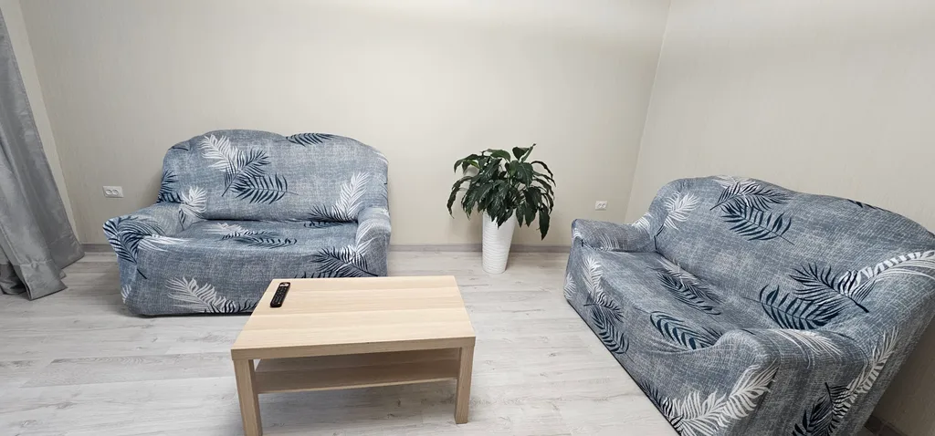 Двухкомнатная квартира в тихом дворе с новым ремонтом и техникой