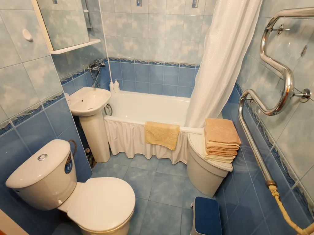 Светлая 2-комнатная квартира с библиотекой на Студенческом бульваре у ПетрГУ