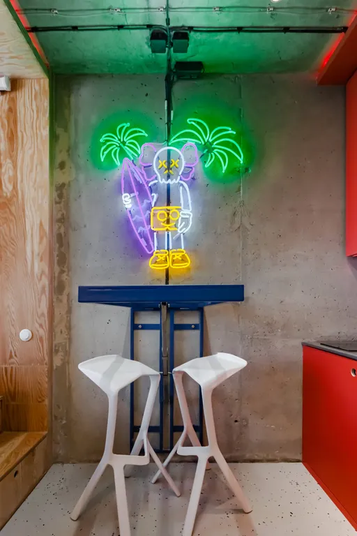 Уникальная студия с самым высоким подиумом