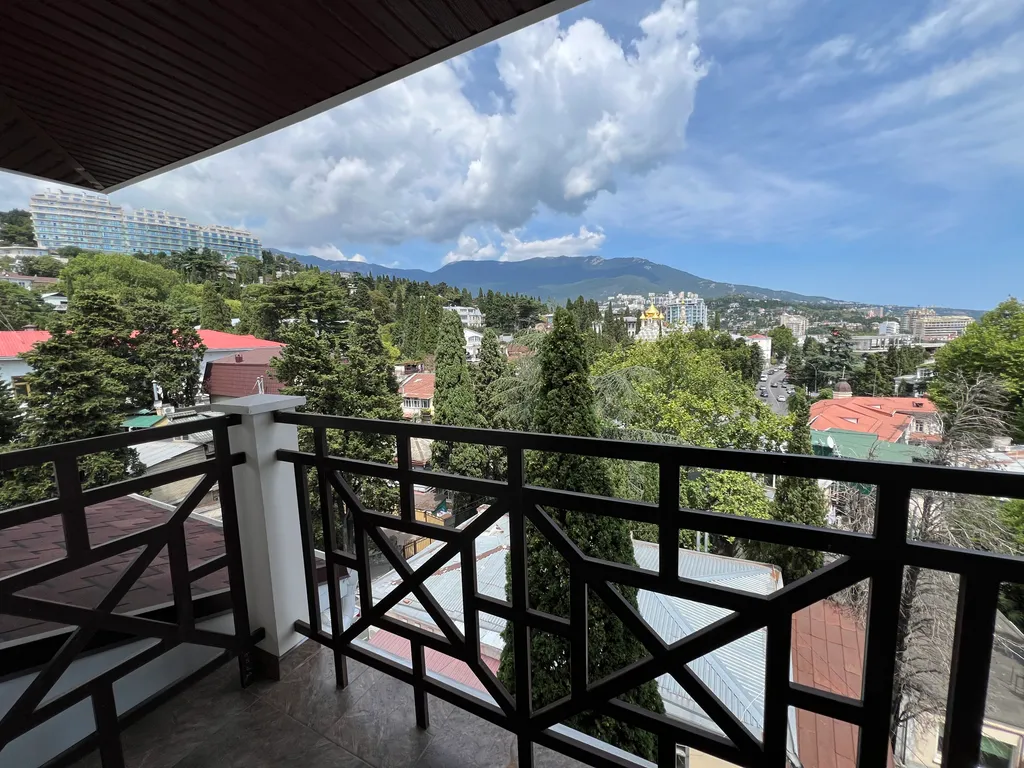 Шикарная квартира в центре города с видом на море