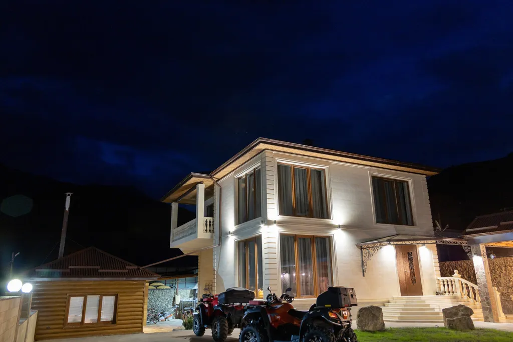 Коттедж Дом в горах с бассейном — аренда посуточно в Верхний Фиагдон