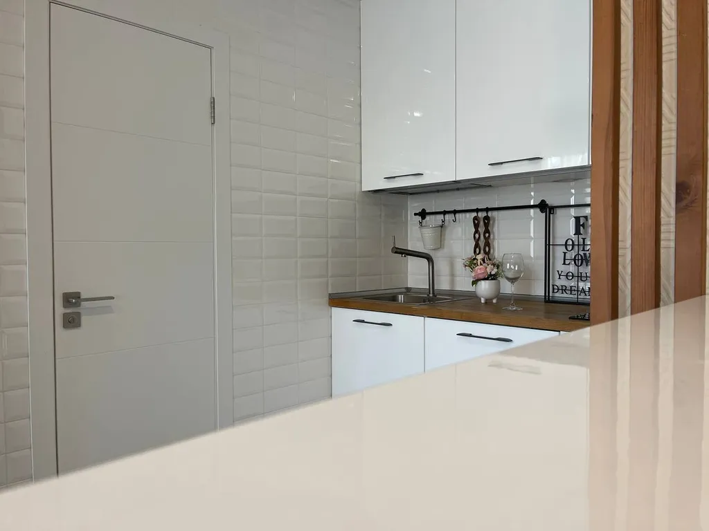 Стильная студия у моря со своим отдельным входом и автостоянкой