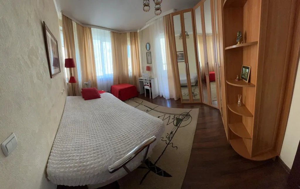 4-комнатная Квартира