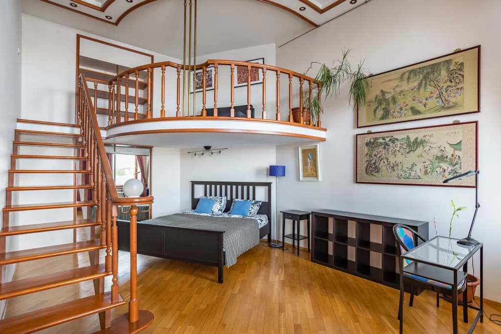 Двухуровневая квартира с видом на Неву по соседству с Эрмитажем