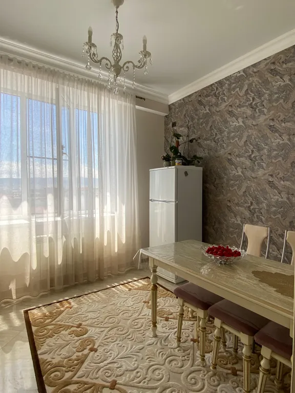 Уютная светлая квартира у моря с красивым видом из окон