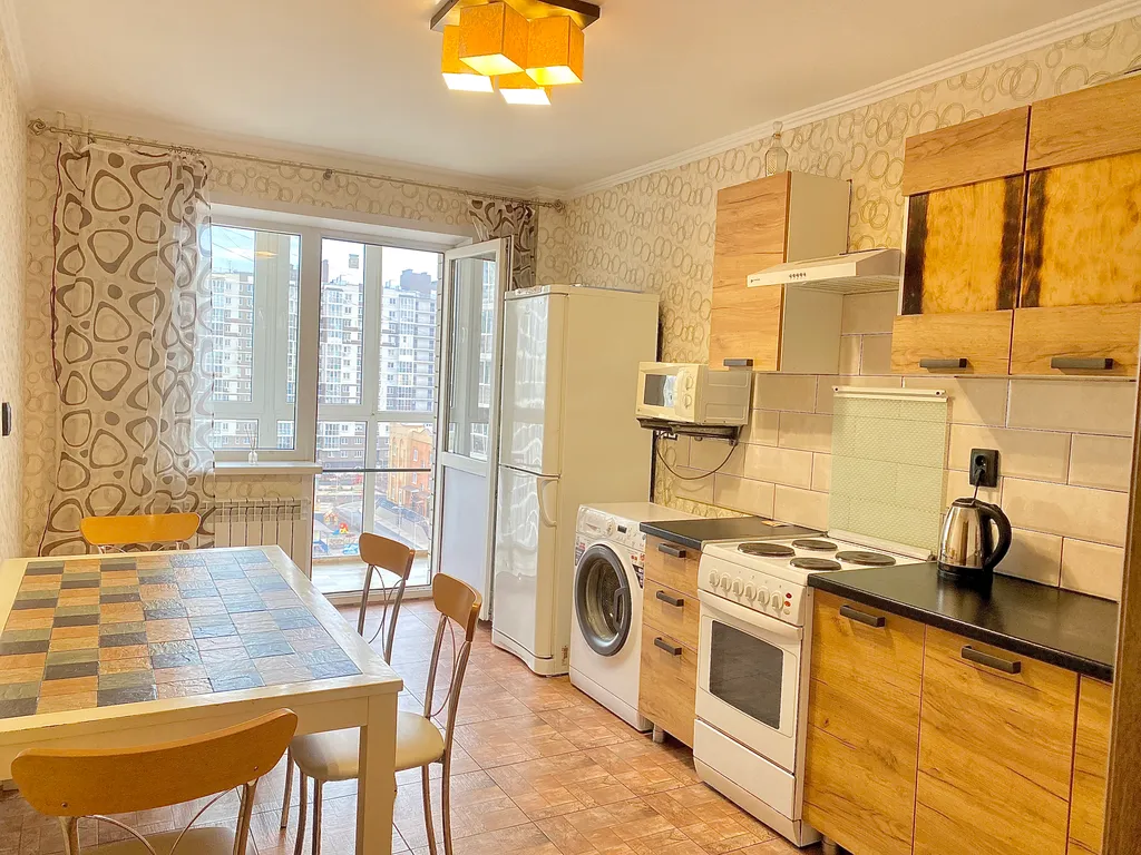 Панорамный балкон, современный дом, крупногабаритная квартира