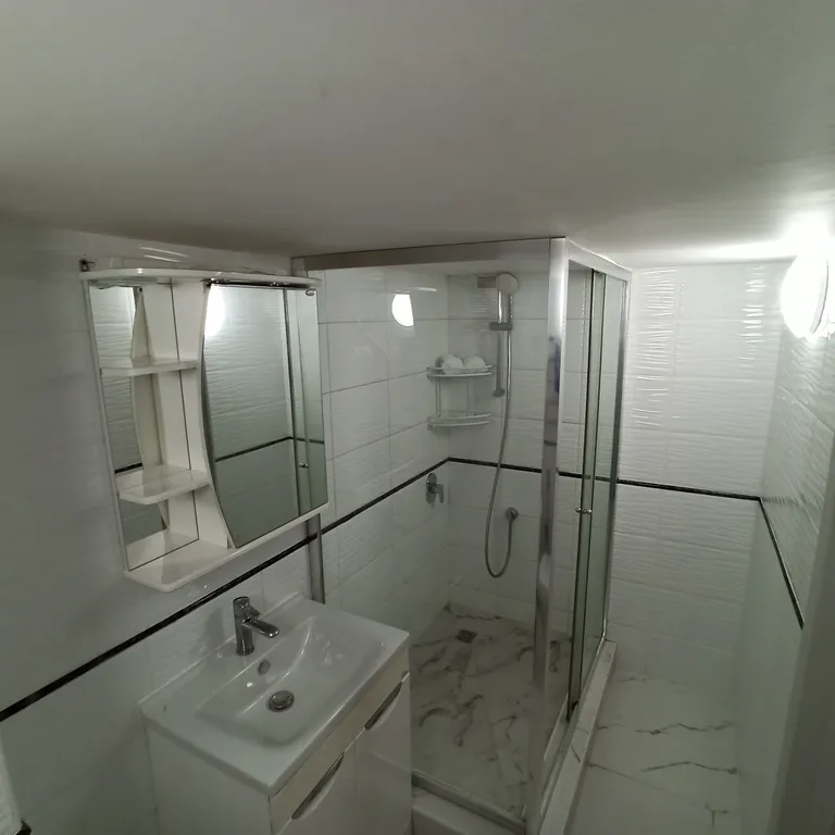 Двухуровневый апартамент в здании ТЦ