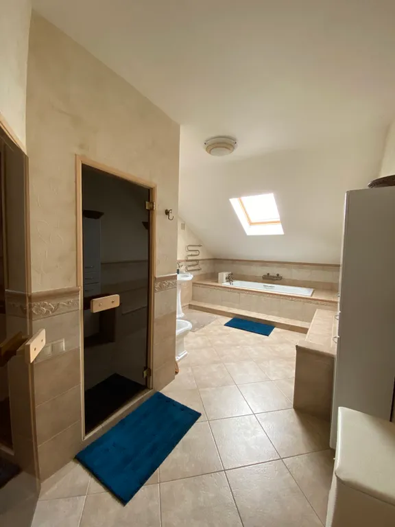 Шикарная квартира у центрального входа в парк