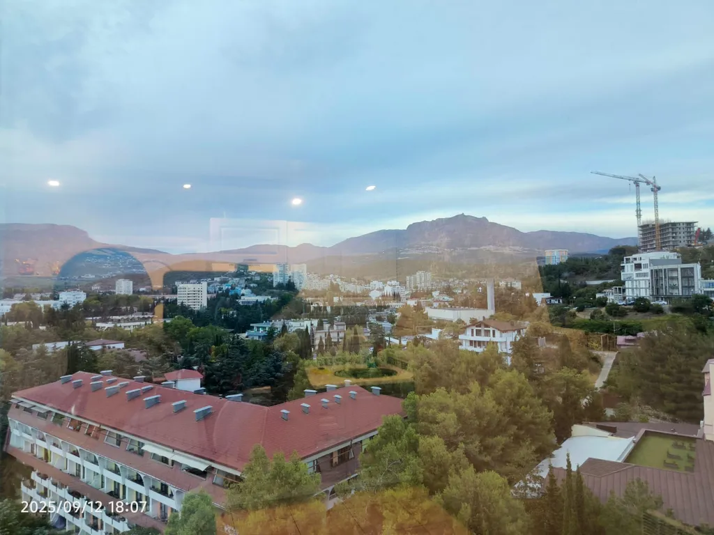 Квартира Однокомнатная квартира с видом на горы — Алушта