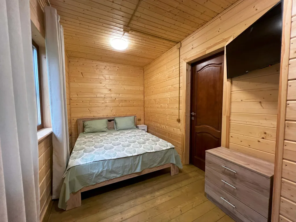 Коттедж 2-этажный у леса