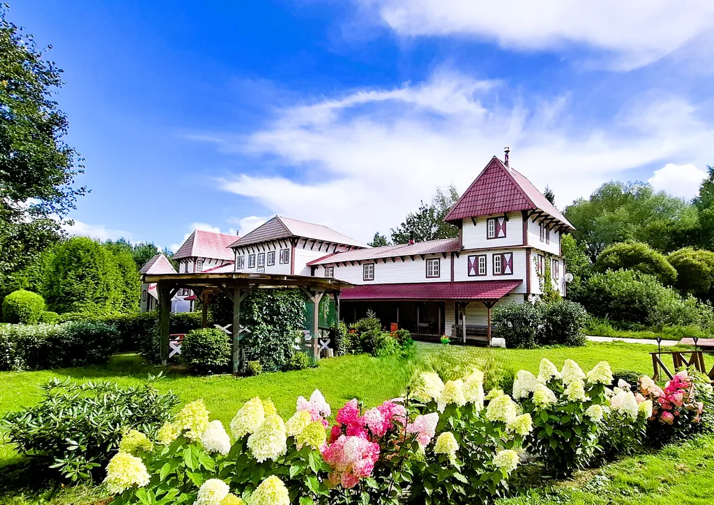 Дом-замок для большой компании