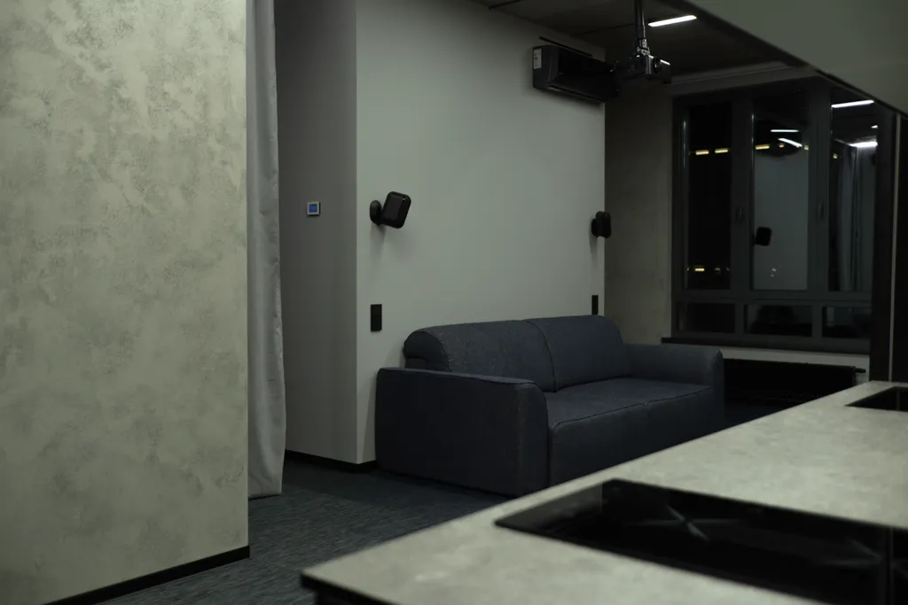 Стильная квартира с кинопроектором