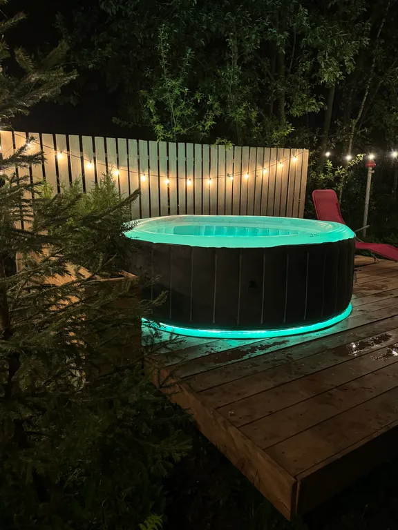 Коттедж Уютный барн с баней на дровах и пением птиц в саду — Заворово