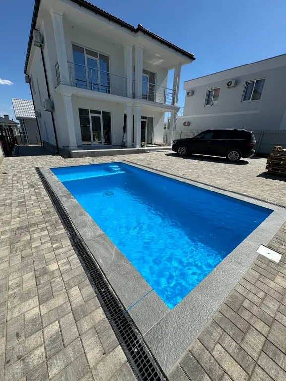 4 комнатный Дом с бассейном