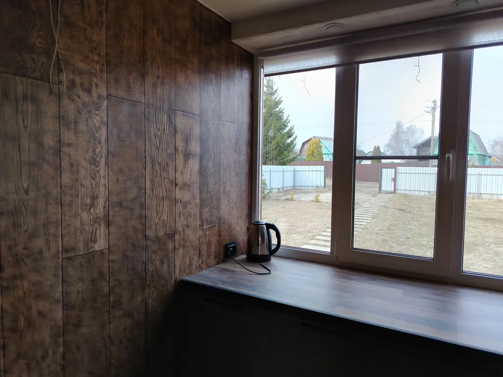 Дом на берегу с баней