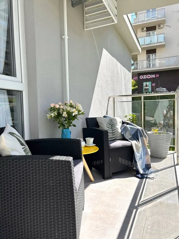 Квартира Апартаменты "AzurGarden" — Варваровка