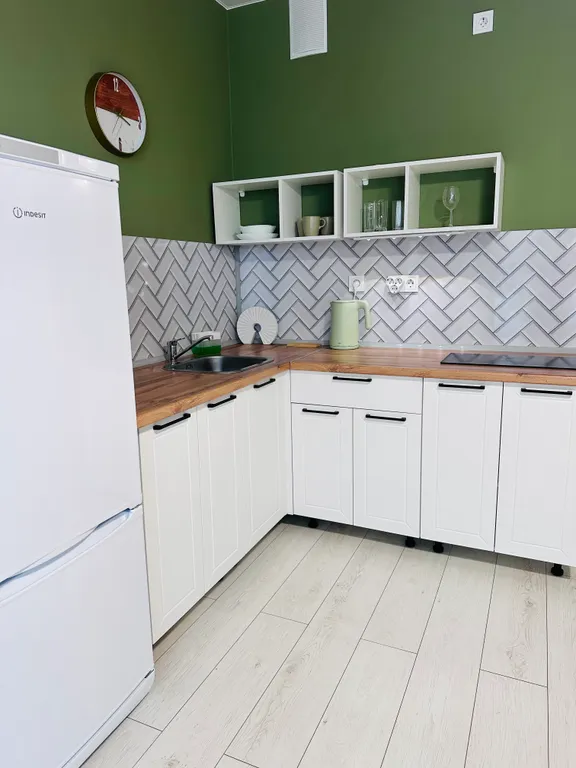 Thursday's apartment