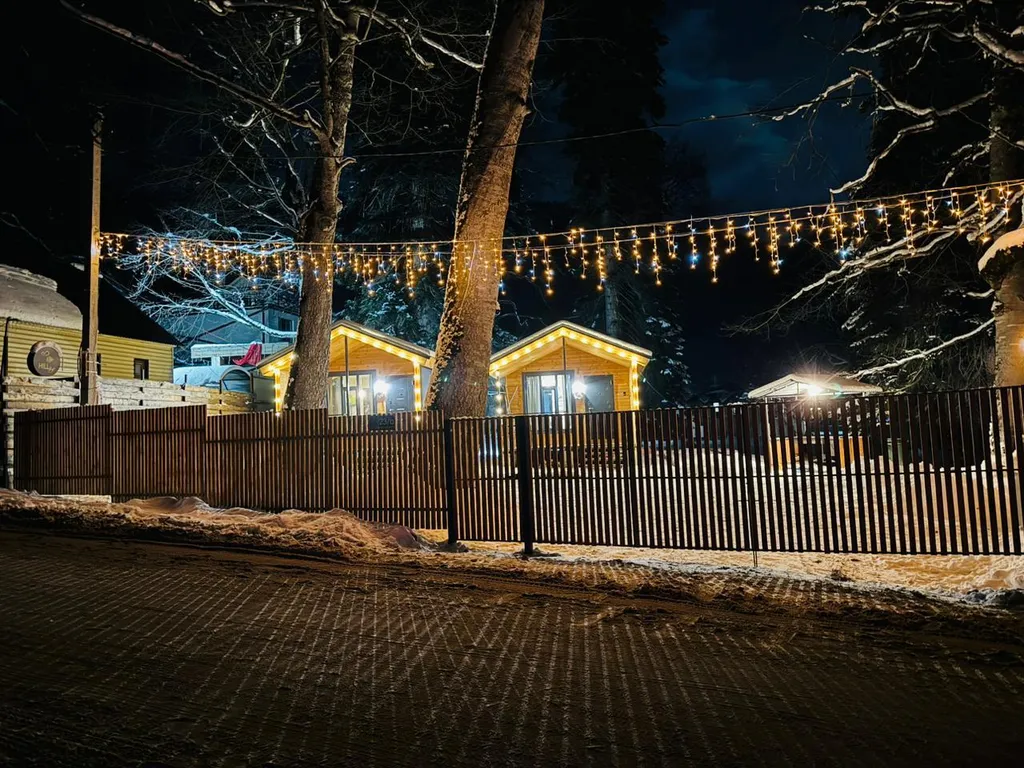 Коттедж Гостевые домики в стиле барн Hill bee — Архыз