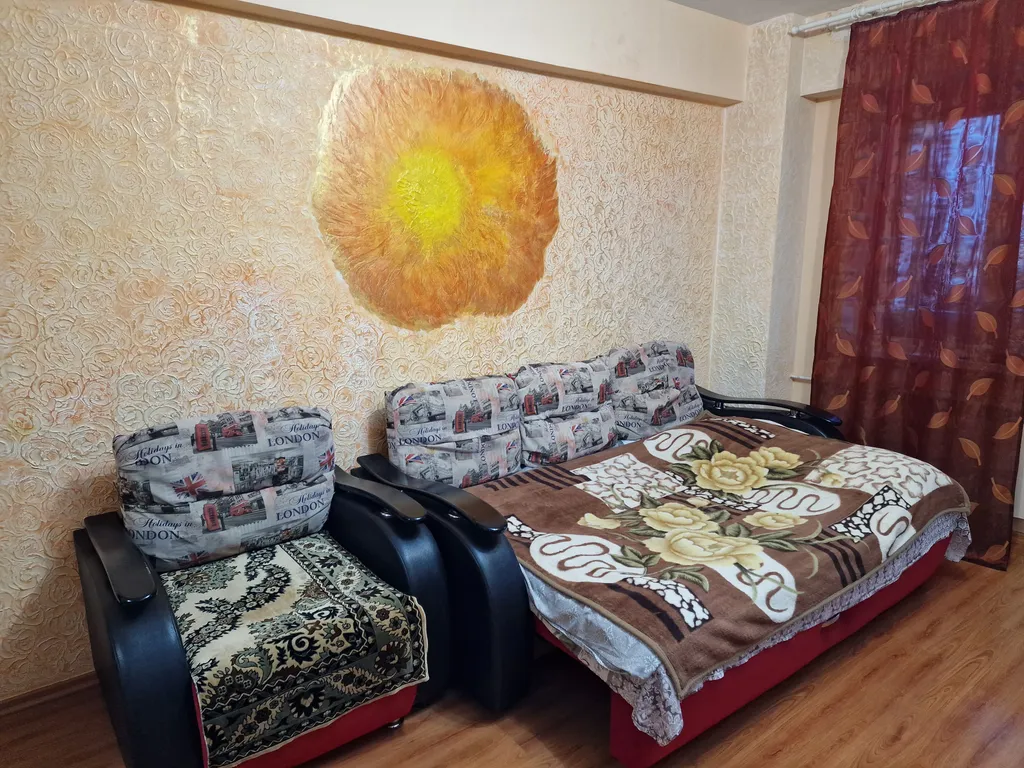 В новостройке на 11ом этаже с большой кухней и видом на плотину ГЭС!