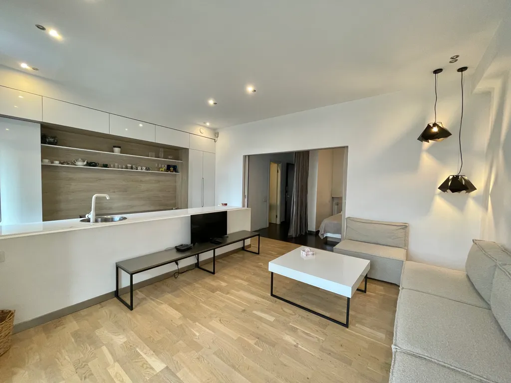 Метро Апартамент