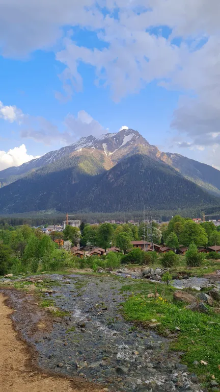 Экодомик с великолепным видом на горы