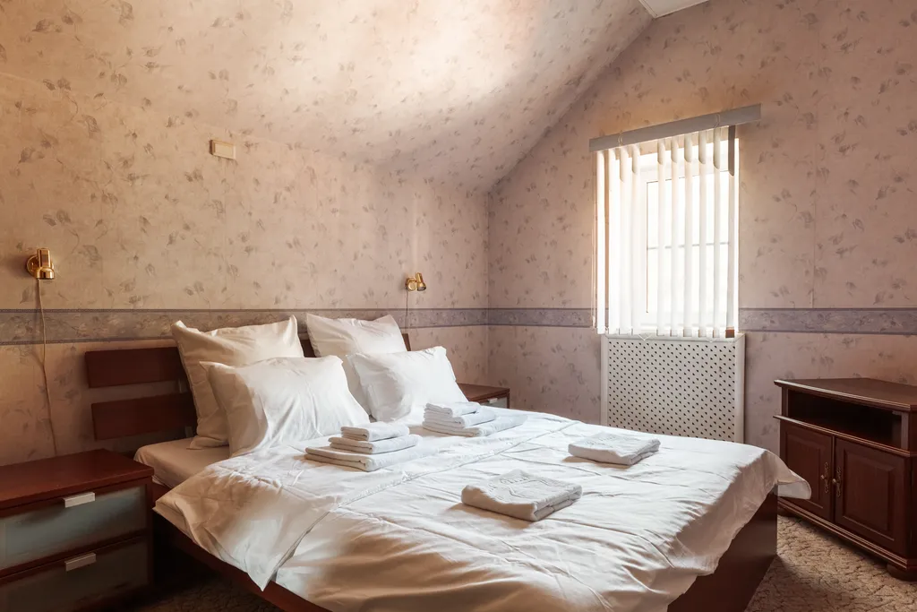 Загородный дом с бассейном, сауной и собственным лесом на участке