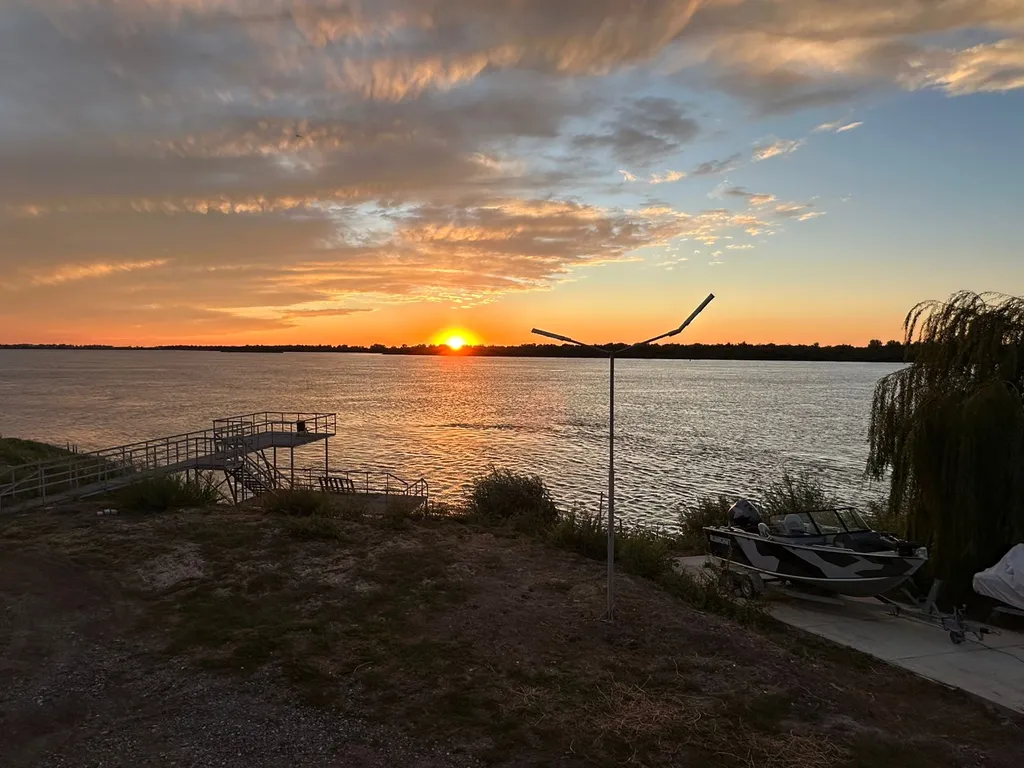 Уютный коттедж у реки