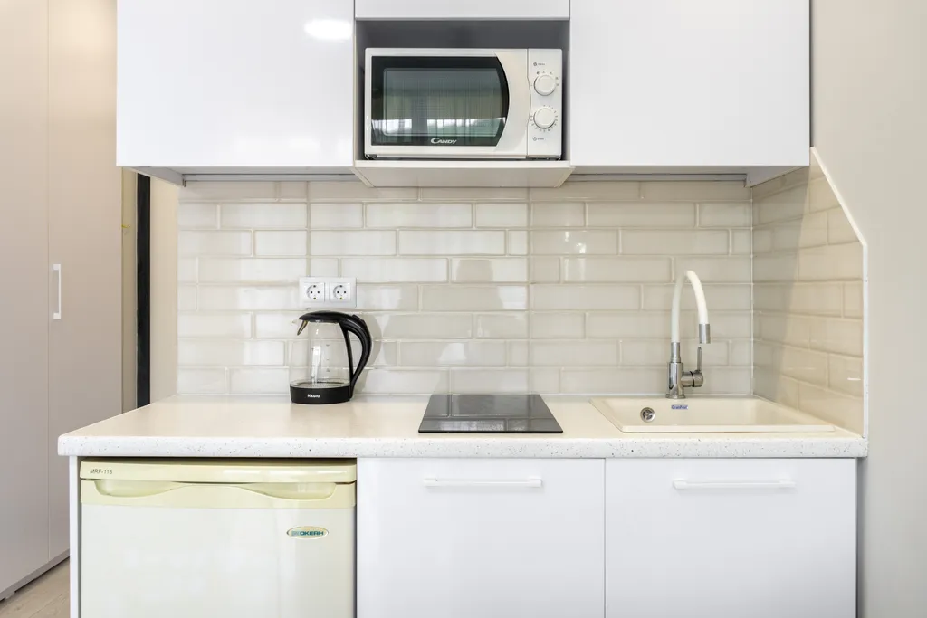 Новая светлая студия с балконом