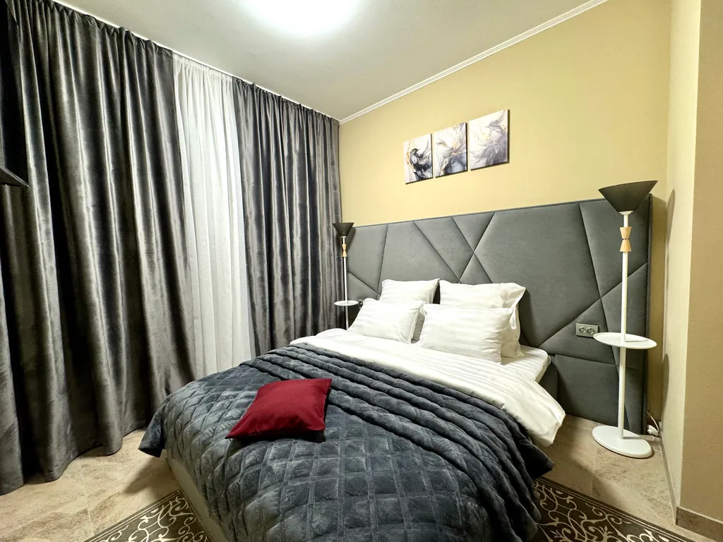 Двухместный улучшенный номер с 1 кроватью (2)