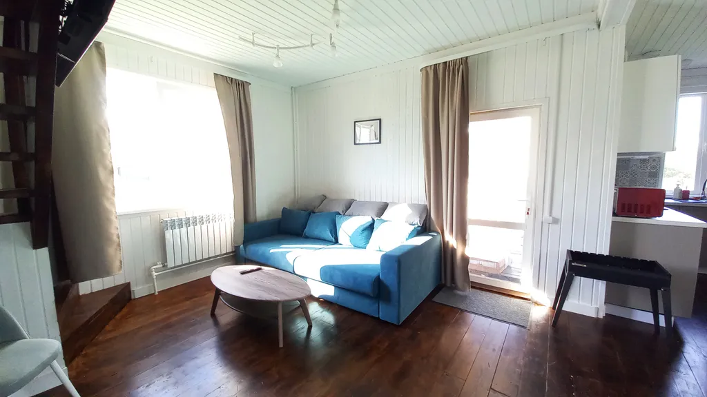 Дом в 2 километрах от озера