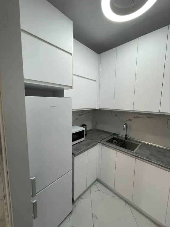 Квартира Светлая стильная квартира с 3 комнатами — Батуми